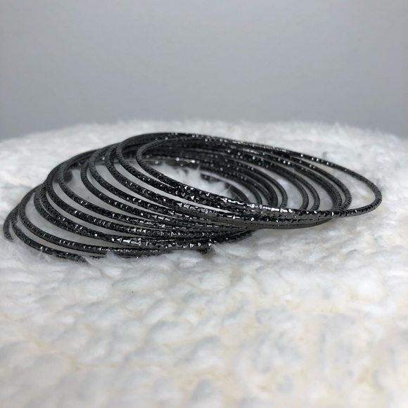 Bracelets. All different. Total of 17 - Picture 3 of 6